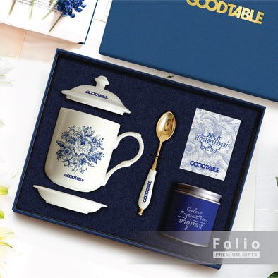 BLUE AND WHITE MUG AND TEA SET